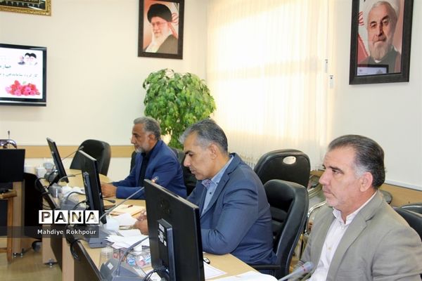 چهارمین نشست کارگروه ساماندهی ونظارت بر لباس فرم مدارس