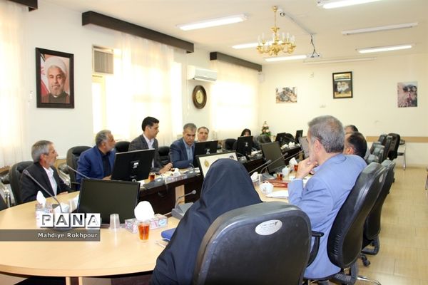 چهارمین نشست کارگروه ساماندهی ونظارت بر لباس فرم مدارس