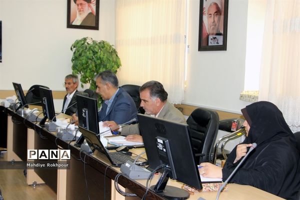 چهارمین نشست کارگروه ساماندهی ونظارت بر لباس فرم مدارس