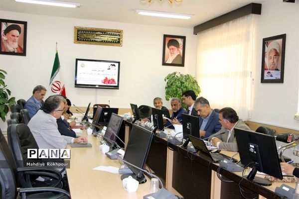 چهارمین نشست کارگروه ساماندهی ونظارت بر لباس فرم مدارس