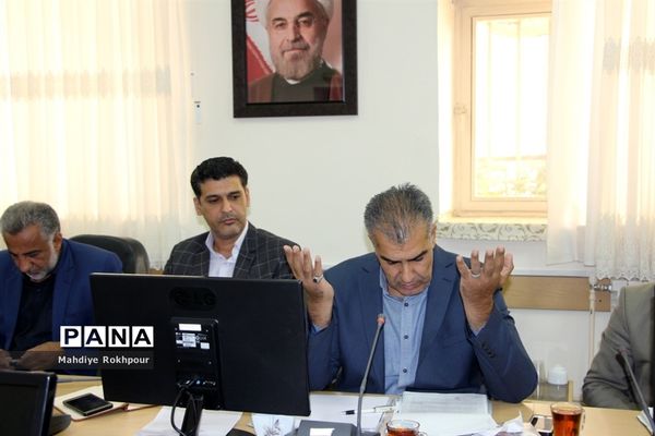 چهارمین نشست کارگروه ساماندهی ونظارت بر لباس فرم مدارس