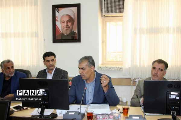 چهارمین نشست کارگروه ساماندهی ونظارت بر لباس فرم مدارس