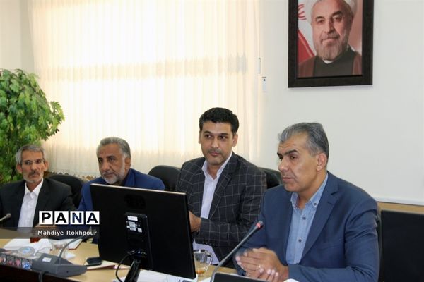 چهارمین نشست کارگروه ساماندهی ونظارت بر لباس فرم مدارس