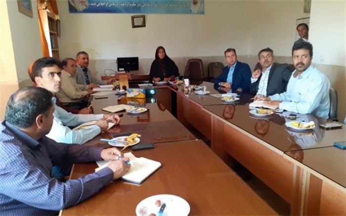 جلسه توجیهی کارگروه بررسی سند تحول بنیادین در سمیرم برگزار شد