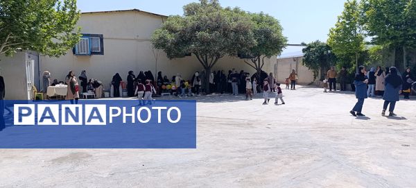 برگزاری بازارچه در پیش دبستانی شور و نشاط آشخانه 