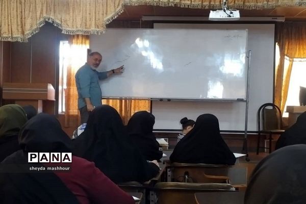 برگزاری کارگاه آموزش خوشویسی آموزش و پرورش ناحیه یک ری