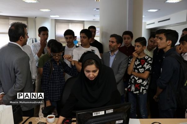 بازدید دانش‌آموزان  پسر دوره‌‌های تابستانه سازمان دانش‌آموزی خراسان رضوی از موسسه فرهنگی هنری شهر آرا مشهد