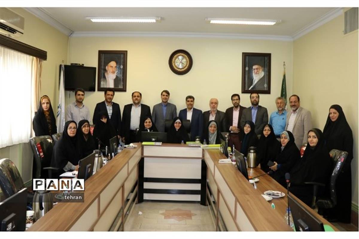 جلسه نظارت و ارزیابی روند اجرای پروژه مهر ۹۸ درمنطقه7 