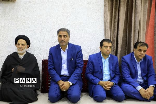 دیدار مدیرکل و جمعی از کارکنان سازمان فنی و حرفه‌ای خراسان جنوبی با حجت الاسلام و المسلمین حاج آقای عبادی