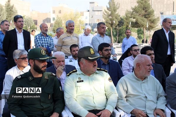 مراسم  عطر افشانی و گلباران مزار شهدا یادبود شهدای محراب و نماز جمعه در اسلامشهر