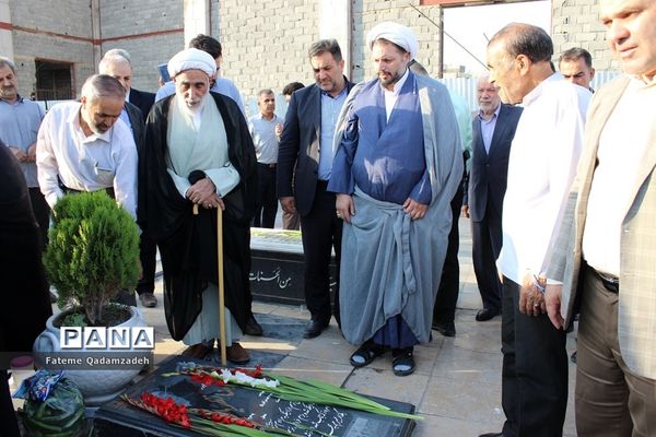 مراسم  عطر افشانی و گلباران مزار شهدا یادبود شهدای محراب و نماز جمعه در اسلامشهر