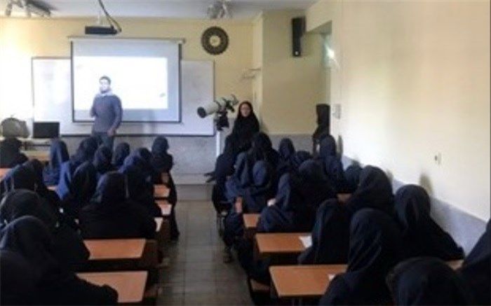 برگزاری نمایشگاه و کارگاه آموزشی نجوم در پژوهش‌سرای شهید حسن تهرانی مقدم چهاردانگه