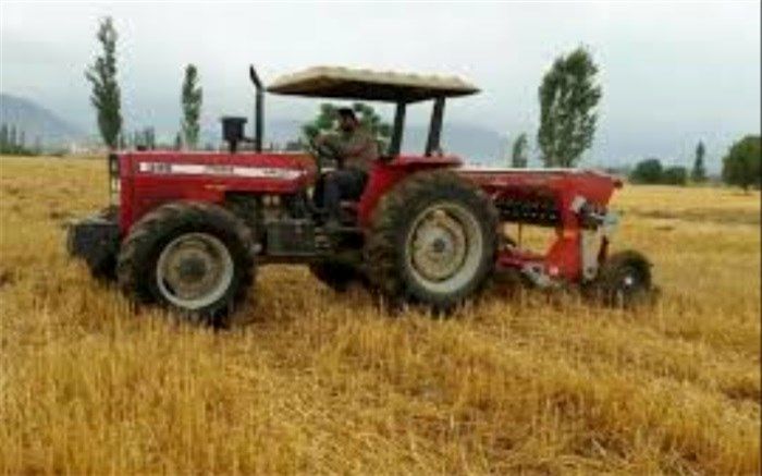 تراکتور‌ها و ماشین‌های کشاورزی خودگردان در شهر کرج شماره گذاری می شود
