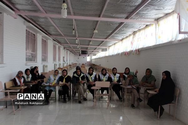 کلاس‌های آموزشی پیشتازان دختر اعزامی به نهمین دوره اردوی ملی