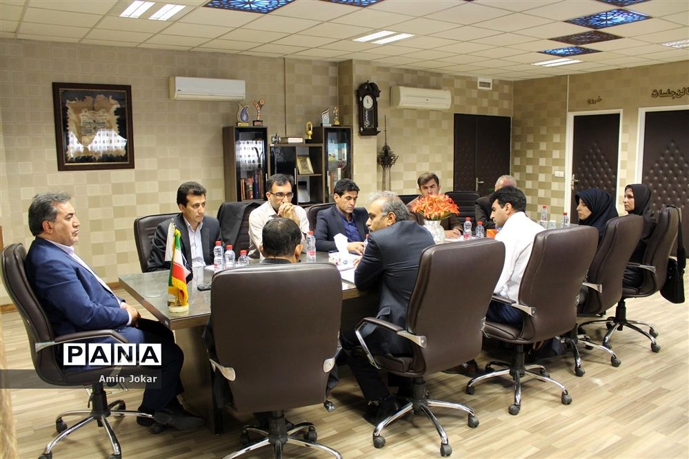 جلسه ساماندهی  پایگاه‌های تغذیه سالم در اداره‌کل آموزش و پرورش فارس