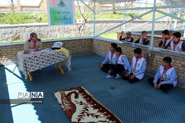 تجلیل ازمربیان پیشتازمنتخب نواحی ومناطق ۱۹ گانه و اردوی آموزشی - توجیهی اعضای تشکیلات دانش‌آموزی پیشتازان استان اردبیل