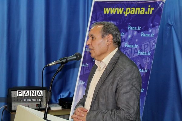 تجلیل ازمربیان پیشتازمنتخب نواحی ومناطق ۱۹ گانه و اردوی آموزشی - توجیهی اعضای تشکیلات دانش‌آموزی پیشتازان استان اردبیل