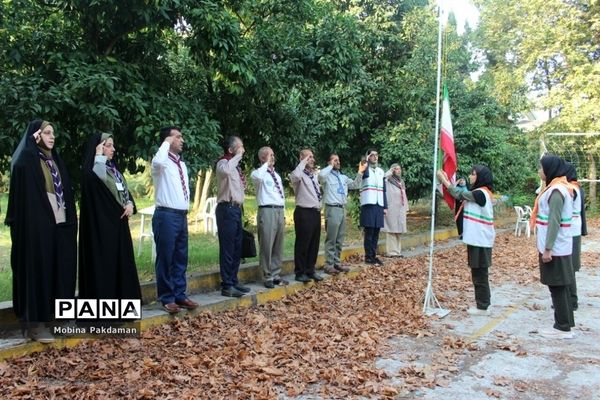 صبحگاه پیش‌ اردوی پیشتازان دختر سازمان دانش‌آموزی مازندران