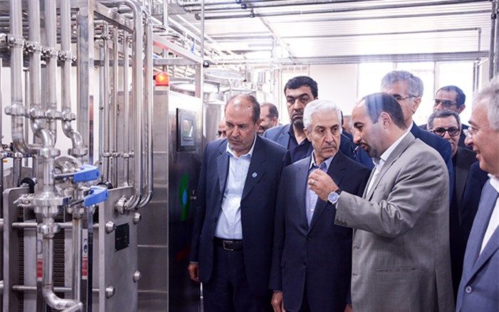 واحد فرآوری شیر و محصولات لبنی دانشگاه تبریز با حضور وزیر علوم  به بهره‌برداری رسید