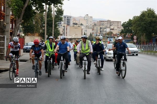 دوچرخه سواری خبرنگاران در شیراز