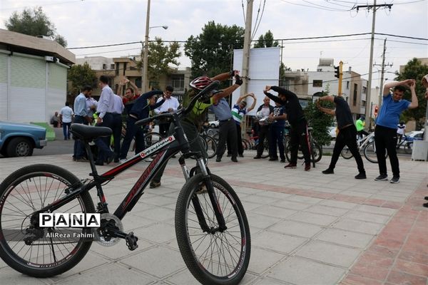 دوچرخه سواری خبرنگاران در شیراز