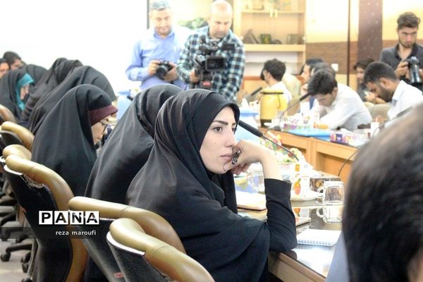 نشست خبری دبیر بنیاد بین اللملی غدیر استان آذربایجان غربی به‌مناسبت برنامه‌های دهه امامت و ولایت و گرامی‌‍داشت  روز خبرنگار