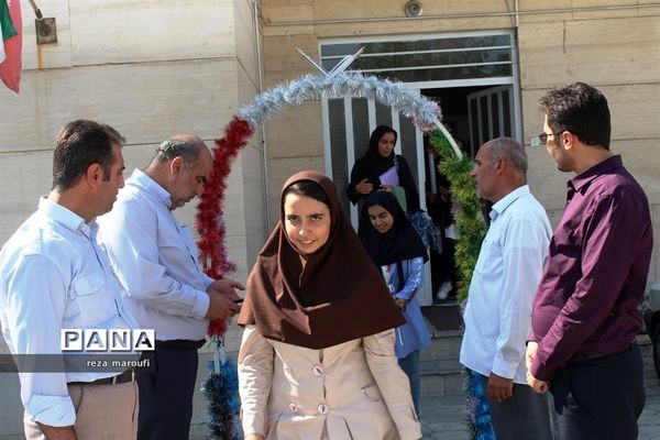 اعزام دانش‌آموزان پیشتاز دختر سازمان دانش‌آموزی آذربایجان غربی  به اردوی ملی