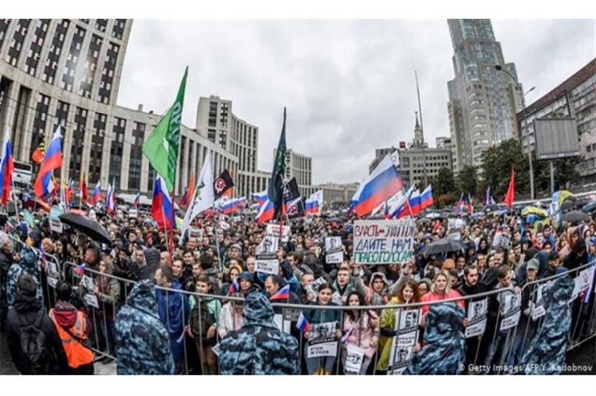 تظاهرات ده‌ها هزار تن در مسکو برای برگزاری انتخابات آزاد