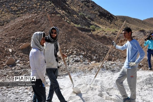 بازدید مسئولان از اردوی جهادی دانشجویان شهرستان خوسف