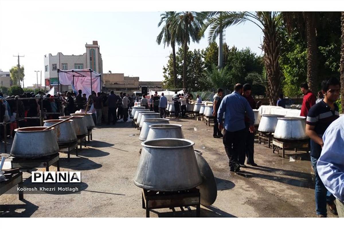 توزیع 5000 دست طعام و برپایی ایستگاه صلواتی به مناسبت عید ولایت در شهرستان کازرون