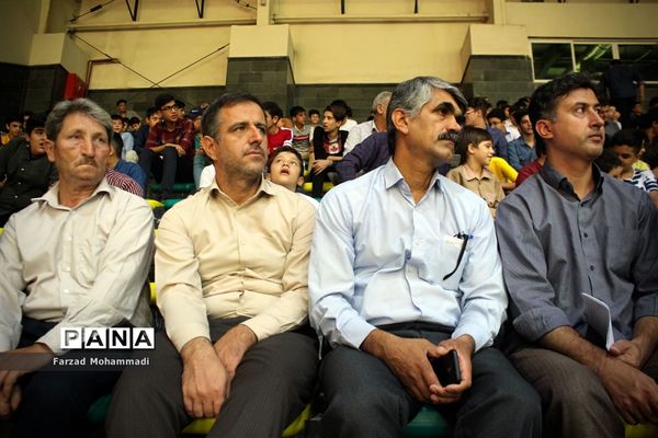 برگزاری مراسم تجلیل از منتخبان و نخبگان علمی فرهنگی هنری و قرآنی در چهار دانگه
