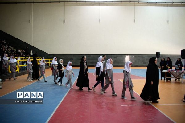 برگزاری مراسم تجلیل از منتخبان و نخبگان علمی فرهنگی هنری و قرآنی در چهار دانگه