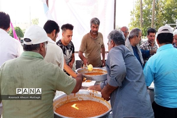 توزیع 5000 طعام به مناسبت عید ولایت در شهرستان کازرون