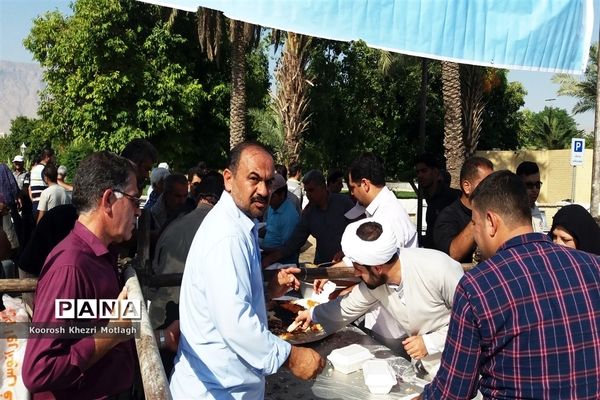 توزیع 5000 طعام به مناسبت عید ولایت در شهرستان کازرون