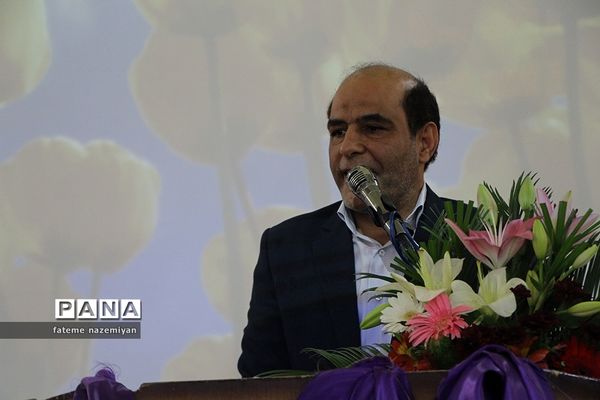 همایش فارغ التحصیلان دهه شصت در استان یزد