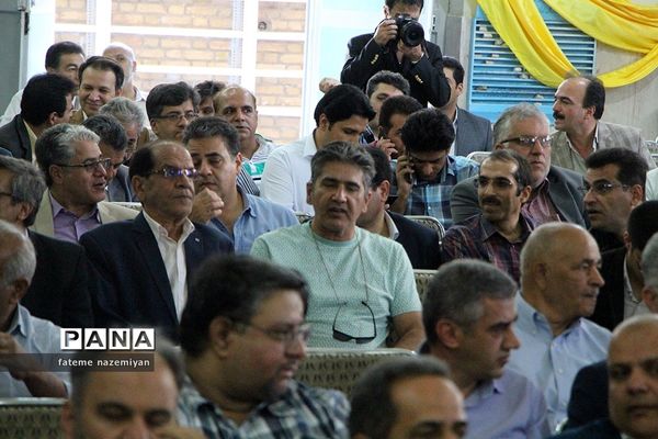 همایش فارغ التحصیلان دهه شصت در استان یزد