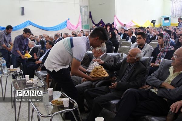 همایش فارغ التحصیلان دهه شصت در استان یزد