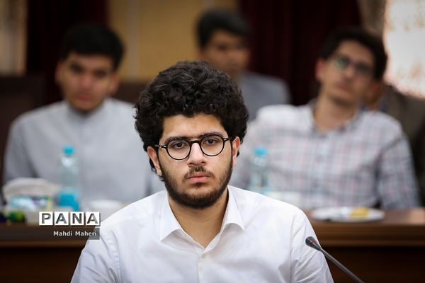 آیین تجلیل از رتبه های برتر کنکور سراسری سال 98