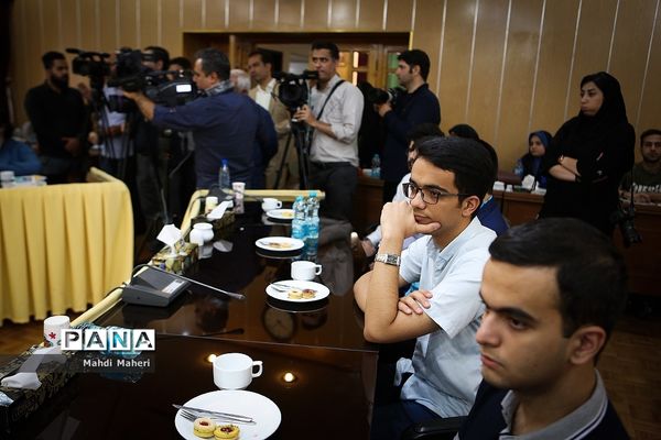 آیین تجلیل از رتبه های برتر کنکور سراسری سال 98