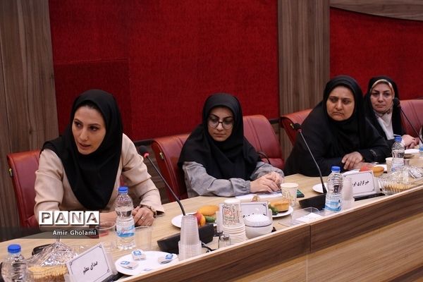 نشست مدیرکل آموزش و پرورش شهرستان‌های استان تهران با اصحاب رسانه