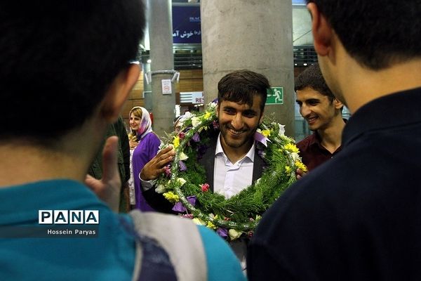 استقبال از مدال‌آوران سی و یکمین المپیادجهانی کامپیوتر