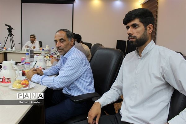 نشست شورای معاونان آموزش و پرورش استان بوشهر با خبرنگاران