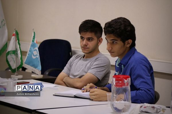 نشست ماهیانه مجلس دانش‌آموزی شهر تهران