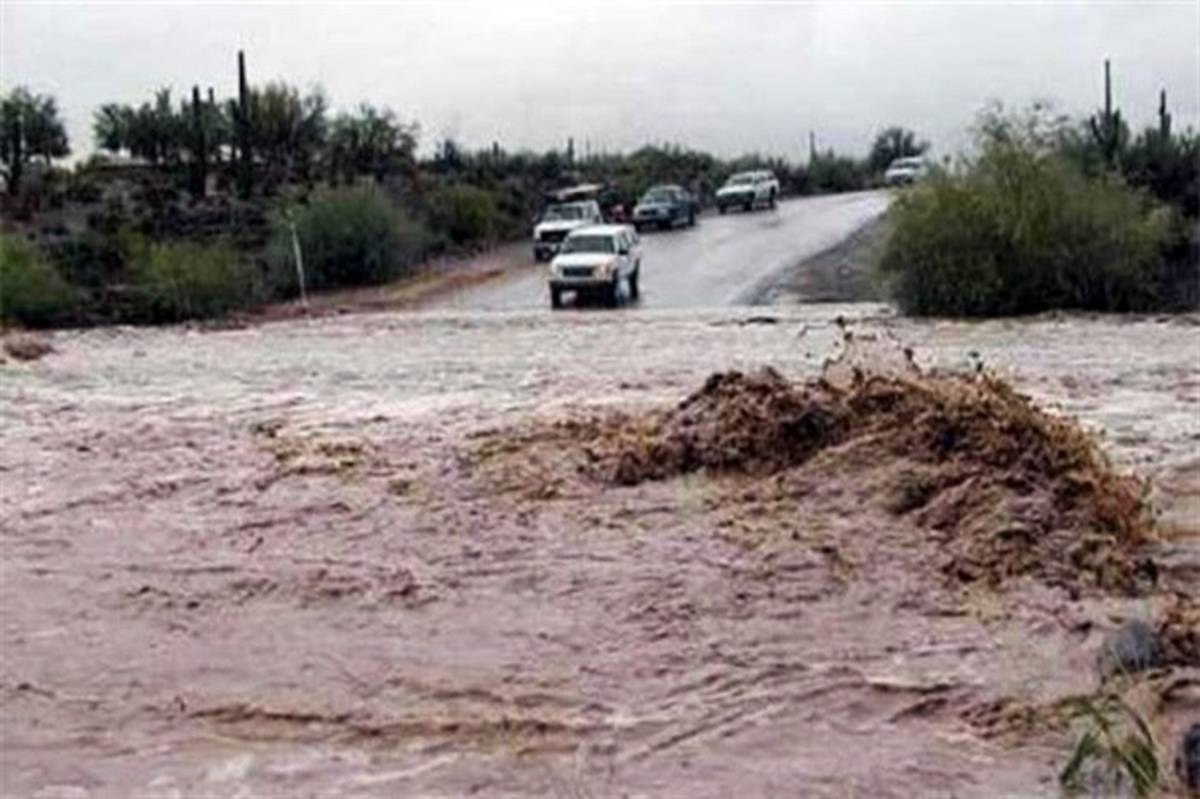 طغیان رودخانه، دو محور جنوب سیستان و بلوچستان را مسدود کرد