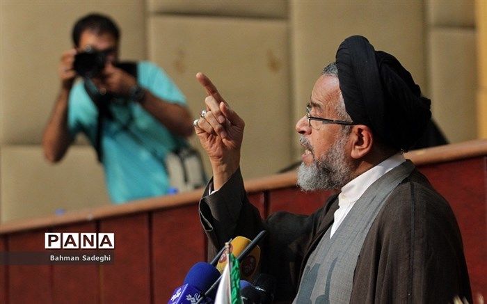 وزیر اطلاعات: نفوذی‌ها معمولا داغ‌ترین شعارهای حکومت را می‌دهند