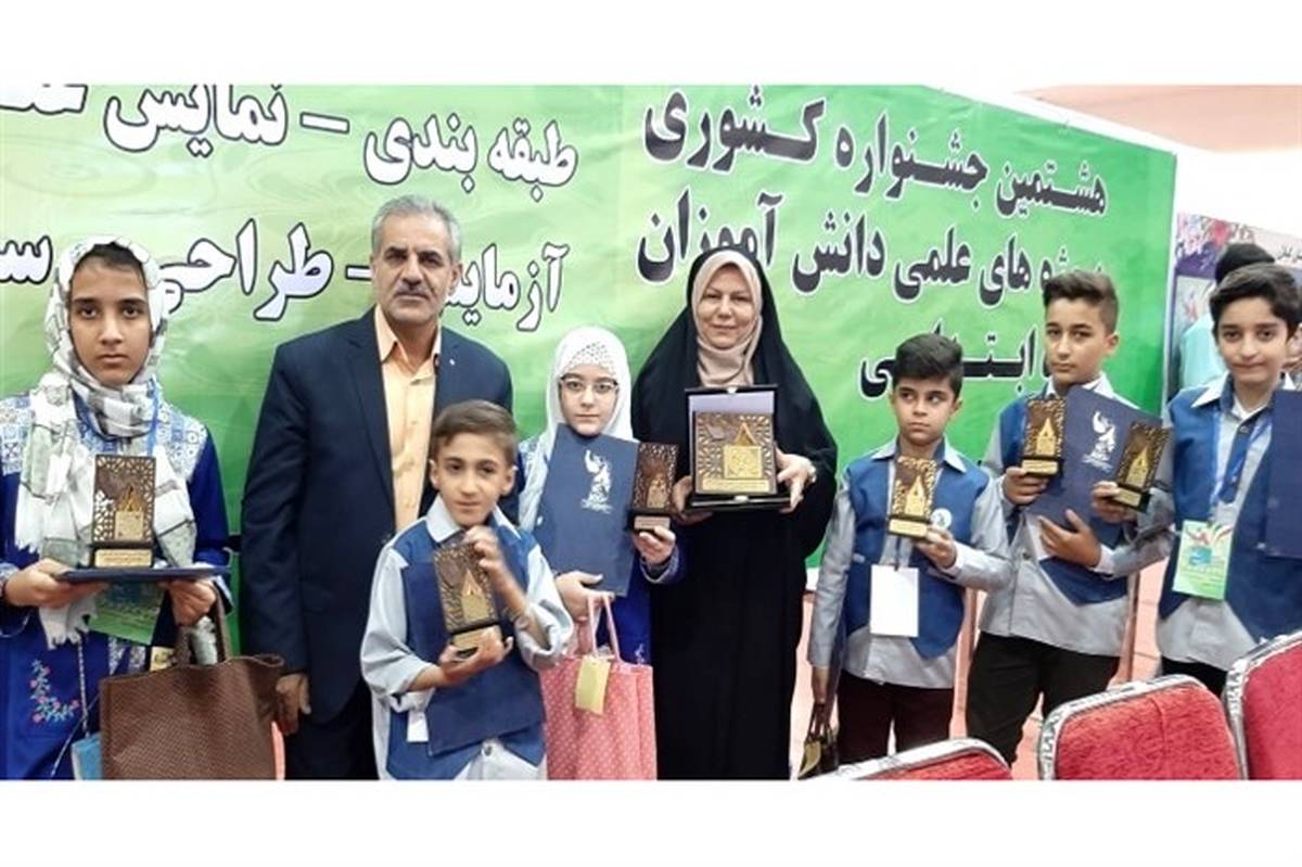 شادی دانشمندان کوچک کرمانشاهی در جشنواره بزرگ جابربن‌حیان در بندر انزلی