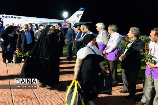 مراسم استقبال از ورود اولین کاروان حجاج بیت الله الحرام به  خراسان جنوبی
