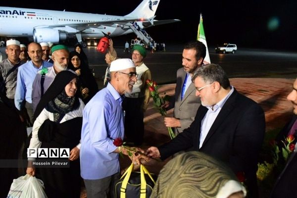 مراسم استقبال از ورود اولین کاروان حجاج بیت الله الحرام به  خراسان جنوبی