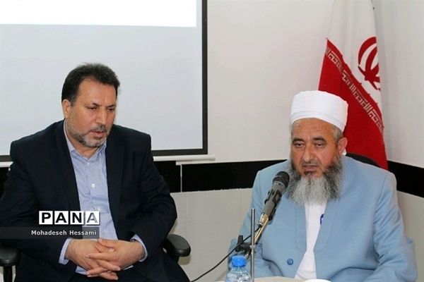 بازدید علیرضا کمرئی، معاون آموزش متوسطه وزارت آموزش و پرورش، از شهرستان درمیان