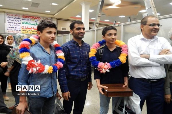 استقبال از دانش‌آموزان برگزیده استان بوشهر در جشنواره نوجوان خوارزمی مرحله کشوری
